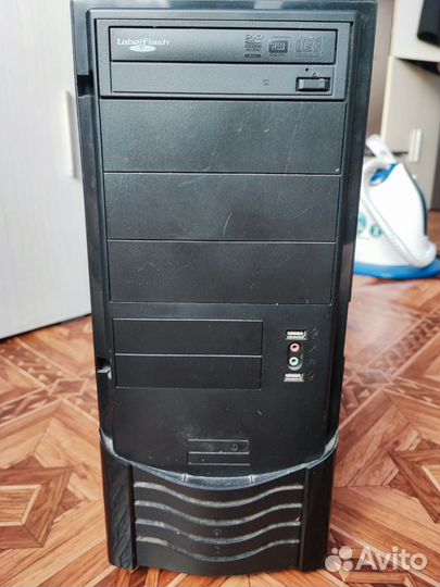 Игровой системный блок с монитором