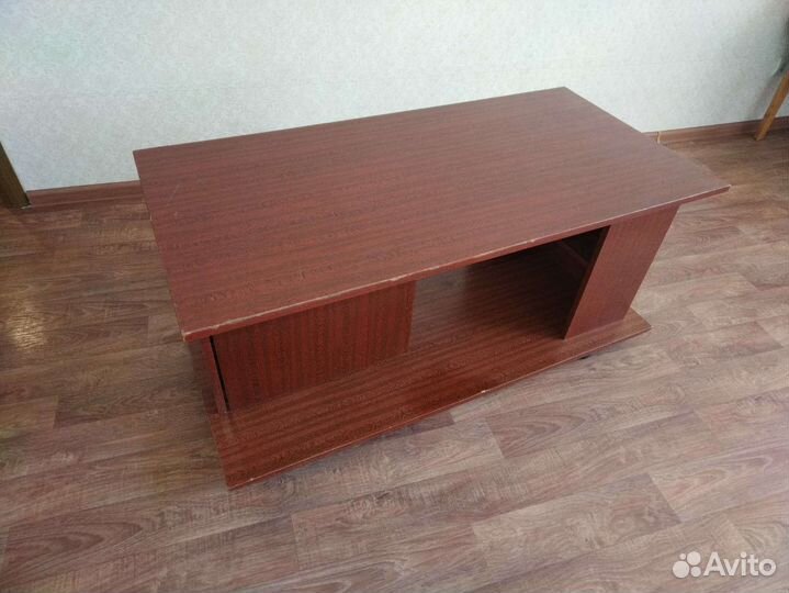 Стол журнальный