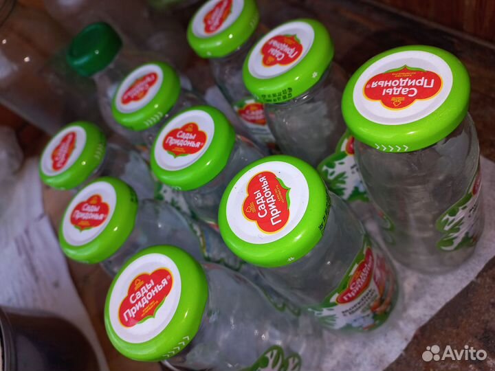 Стеклянные бутылочки с крышками