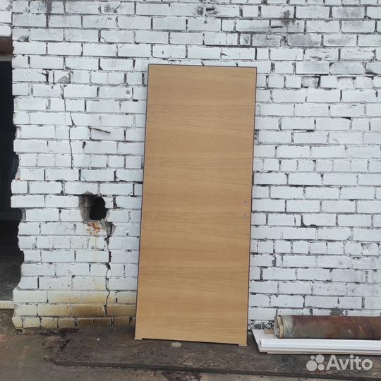 Дверь скрытого монтажа в шпоне