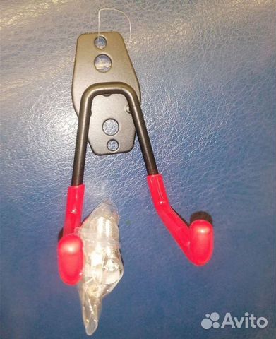 Крючок для крепления велосипеда на стену