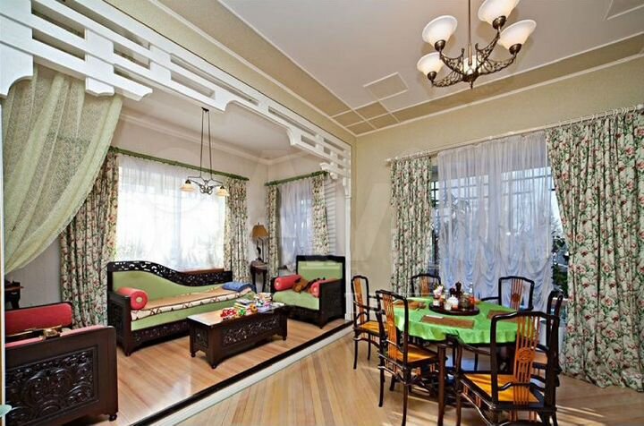 Коттедж 650 м² на участке 15 сот.