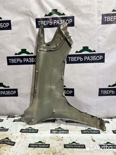 Крыло переднее левое Toyota Land Cruiser 200