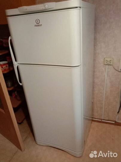 Холодильник двухкамерный indesit