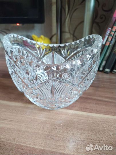 Хрустальная ваза