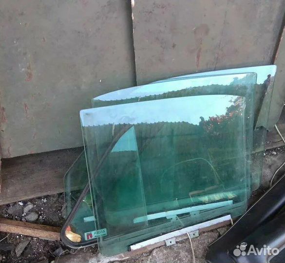 Бутылочные зеленые стекла волга комплект