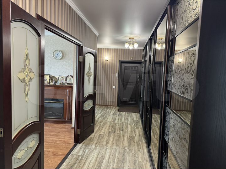 3-к. квартира, 110 м², 6/10 эт.