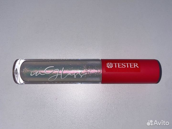 Ingrid in gloss lip gloss