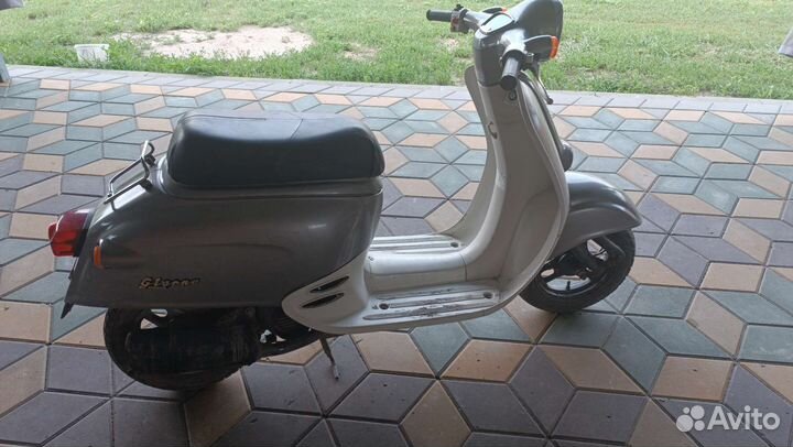 Скутер Honda giorno