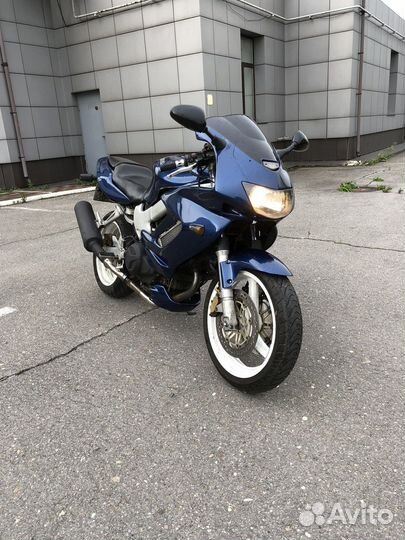 Продам Honda VTR