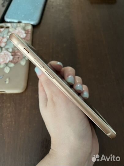 iPhone 8, 64 ГБ