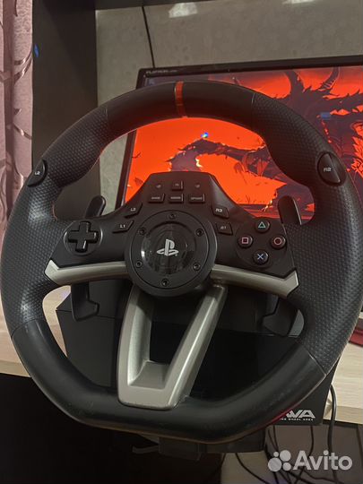 Игровой руль с педалями