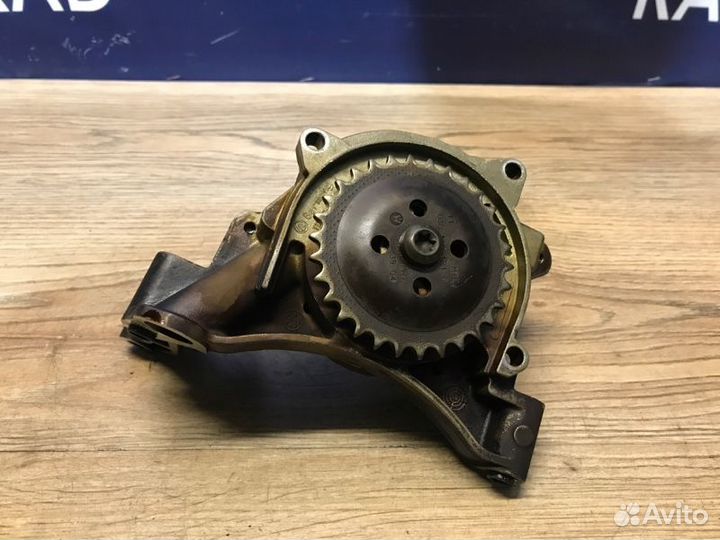 Насос масляный Volkswagen Golf 5 1.6 BLF 2006