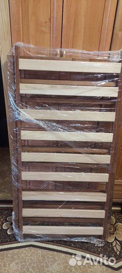 Детская кроватка с маятником