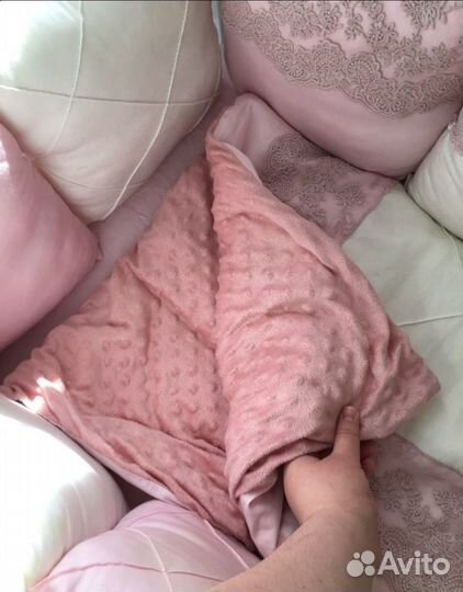 Бортики в кроватку, балдахин,держатель и мобиль