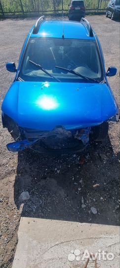 Renault Sandero Stepway 1.6 МТ, 2016, битый, 100 000 км