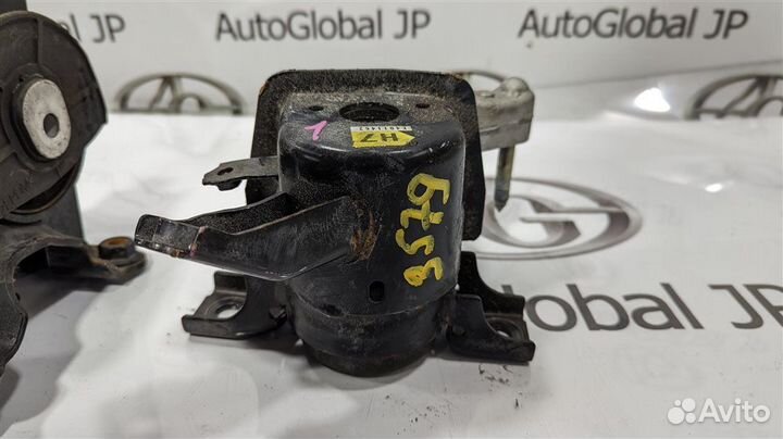 Опора двигателя правая Lexus NX200/NX200t/NX300/NX300h