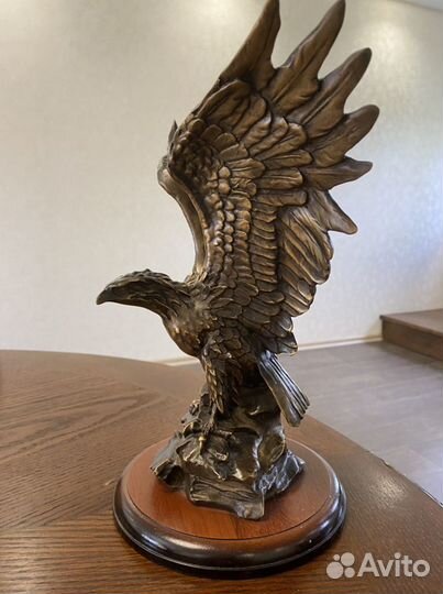 Орел. Статуэтка из мраморной крошки