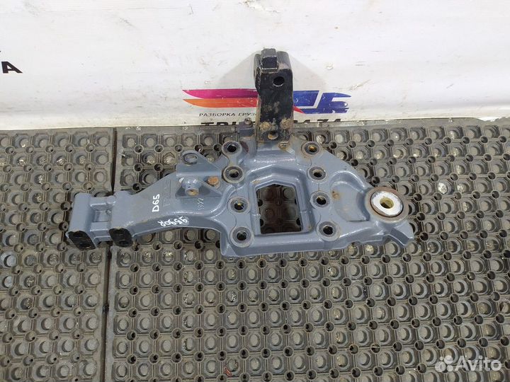 Кронштейн торсиона кабины правый Daf XF106