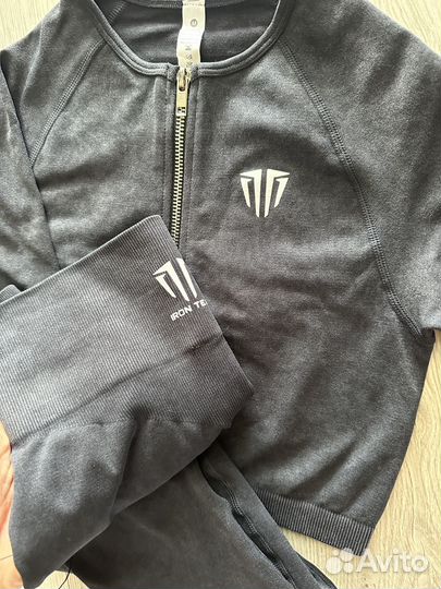 Спортивный костюм женский