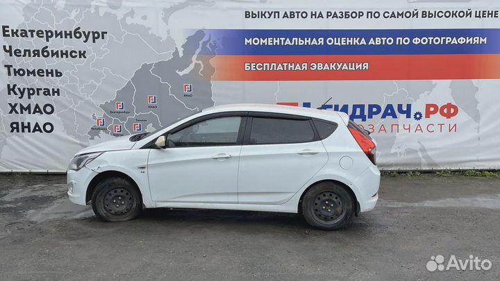 Лючок бензобака Hyundai Solaris (RB) 69510-0U200