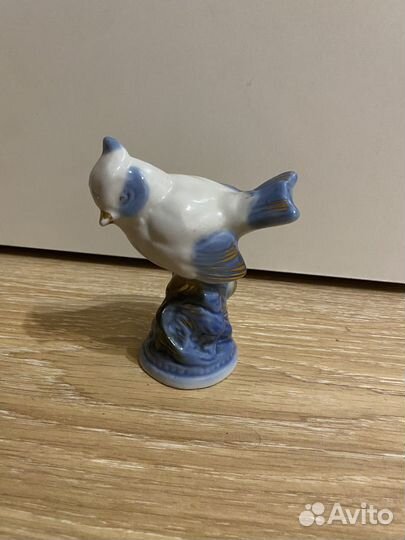 Статуэтка птица фарфор