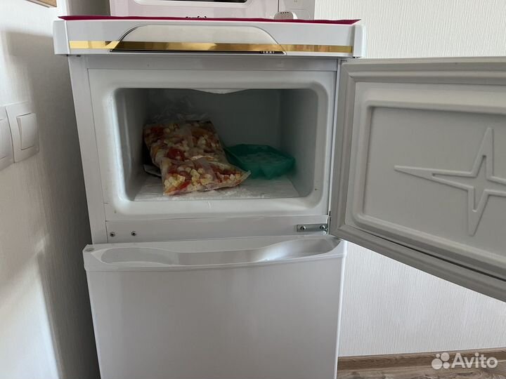 Холодильник новый с морозильником Саратов 264