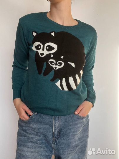 Кофта с енотами