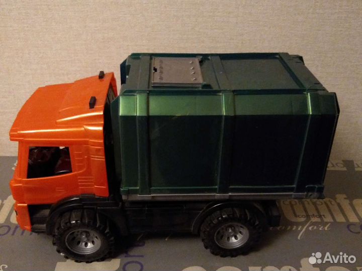 Грузовик и корабль, пианино