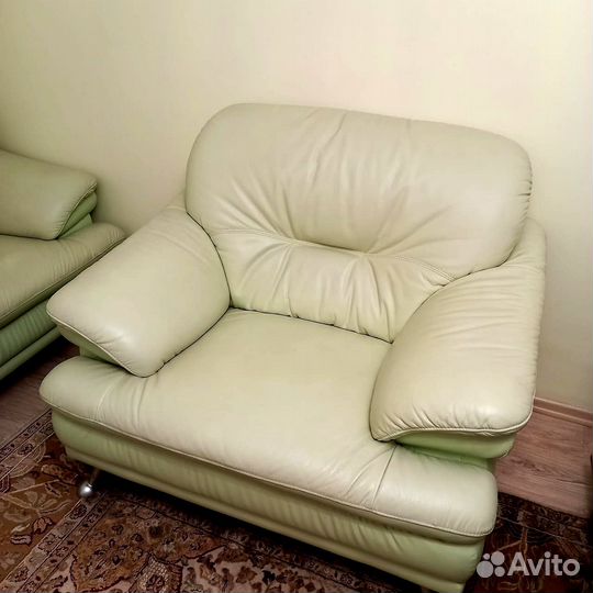 Мягкая кожаная мебель