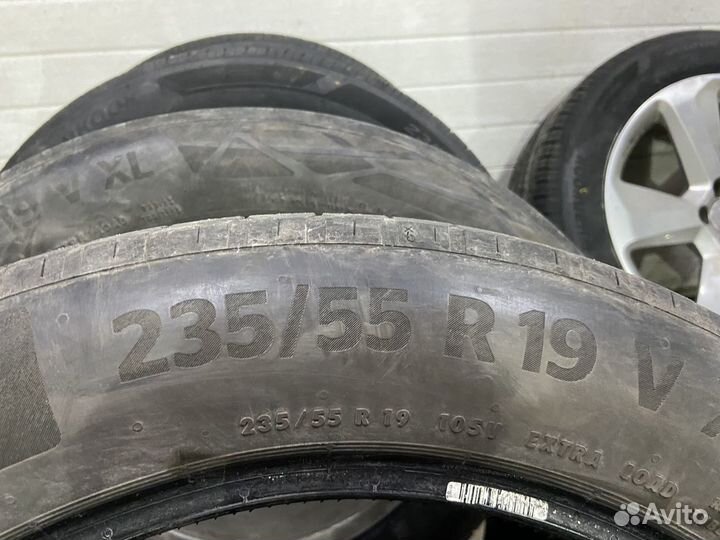 Accelera 651 235/55 R19 105