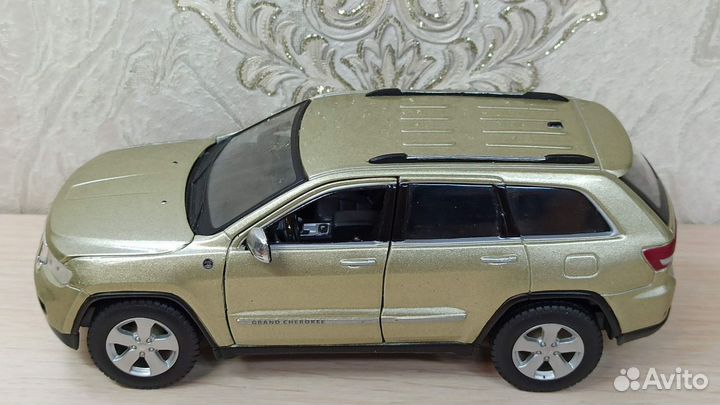 Jeep Grand Cherokee (wk2)'2010 Maisto