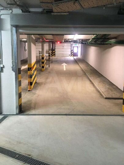 Машиноместо, 14 м²
