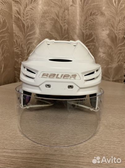 Хоккейный шлем