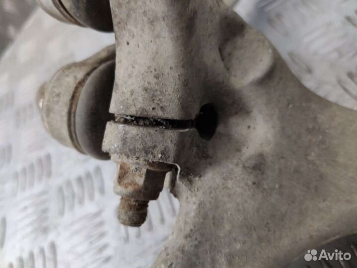 Кулак поворотный передний правый Audi A4 B7 (S4,RS