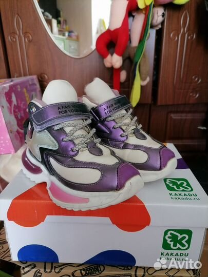 Кроссовки для девочки 27 размер