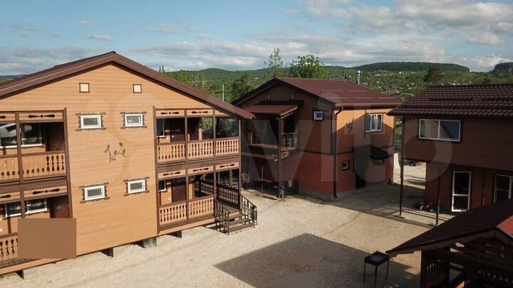 Таунхаус 300 м² на участке 8 сот.