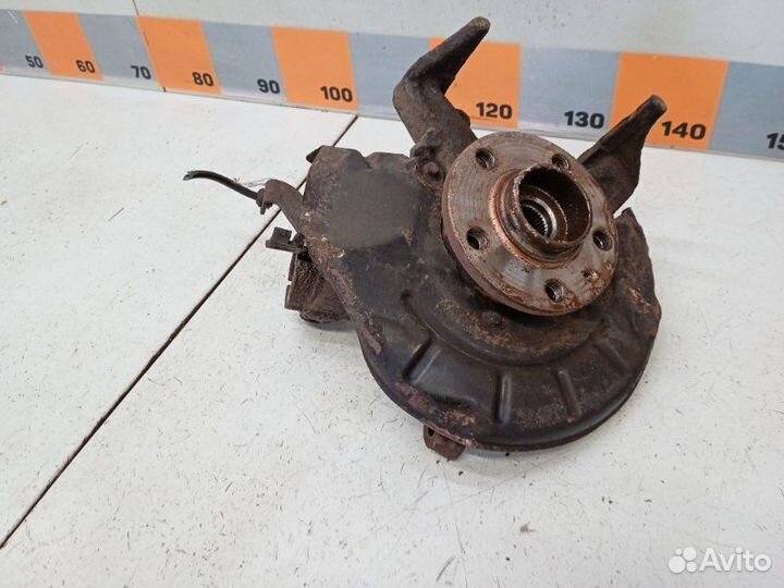 Кулак поворотный передний правый Volkswagen Polo