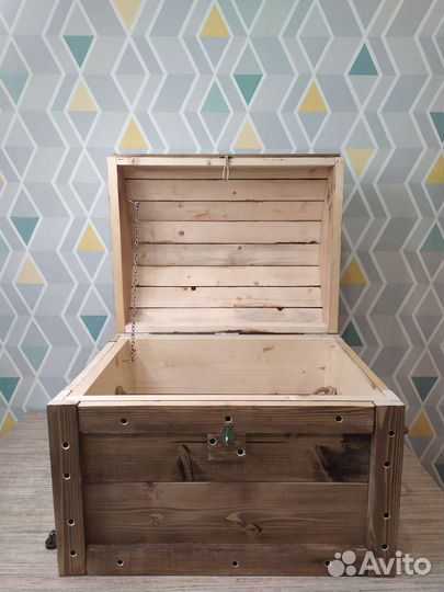 Сундук деревянный, декоративный