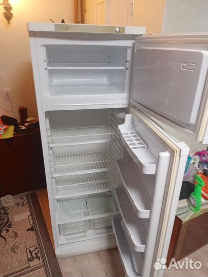 Холодильник бу indesit