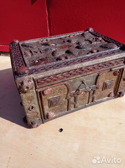 Сундук шкатулка старинная