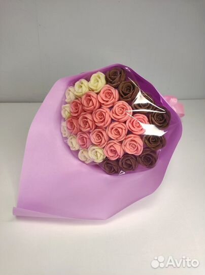 Букет - 29 Роз из Белого и Молочного Шоколада