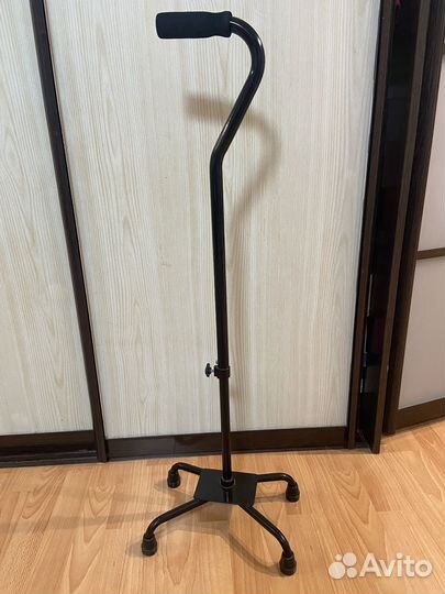 Трость четырехопорная универсальная