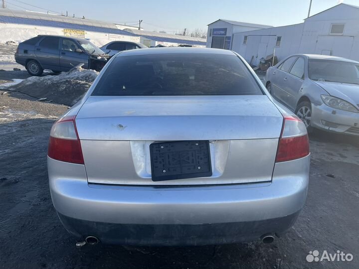 Audi A4 1.8 МТ, 2004, битый, 100 000 км