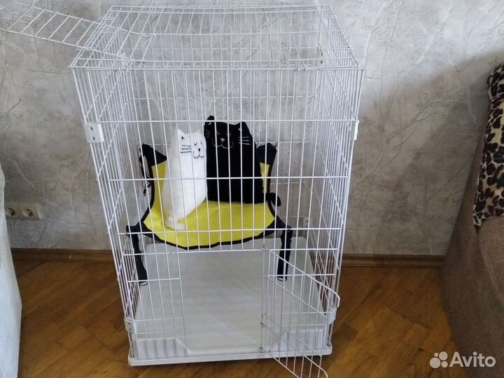 Клетка для животных на колесиках