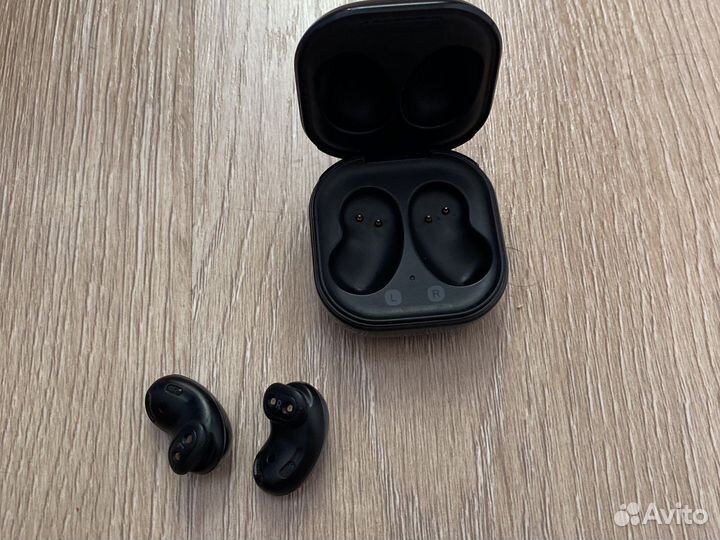 Беспроводные наушники samsung buds live