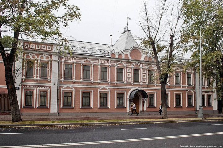 Здание, Офис 1242 м²