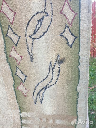 Ковер шерстяной овальный 4600 на 2000 метра