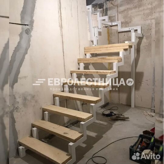 Лестница на металле