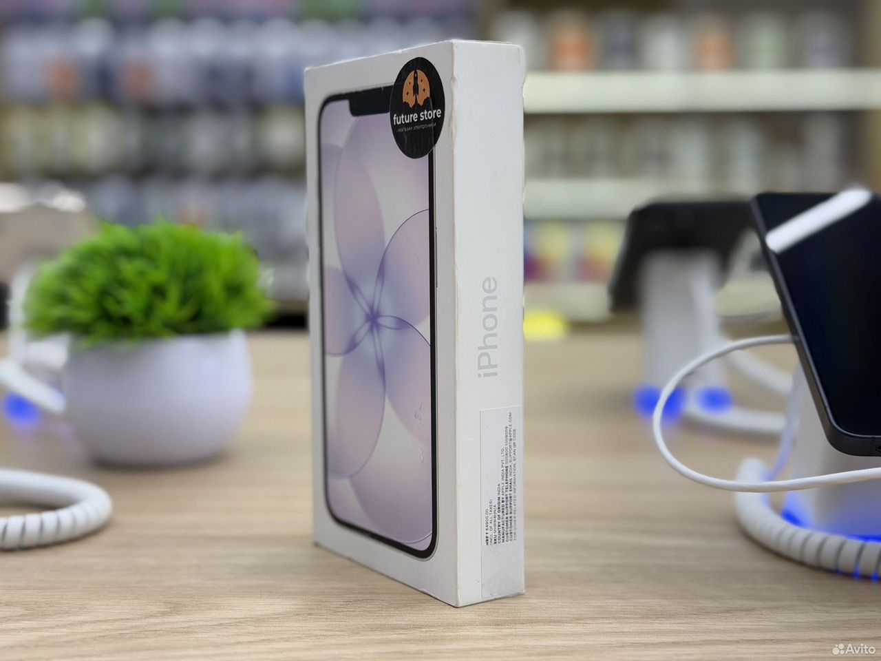iPhone 17e, 256 ГБ, SIM + eSIM